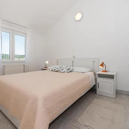 One-bedroom In Jezera