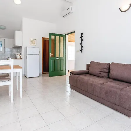 Apartment One-bedroom In Jezera